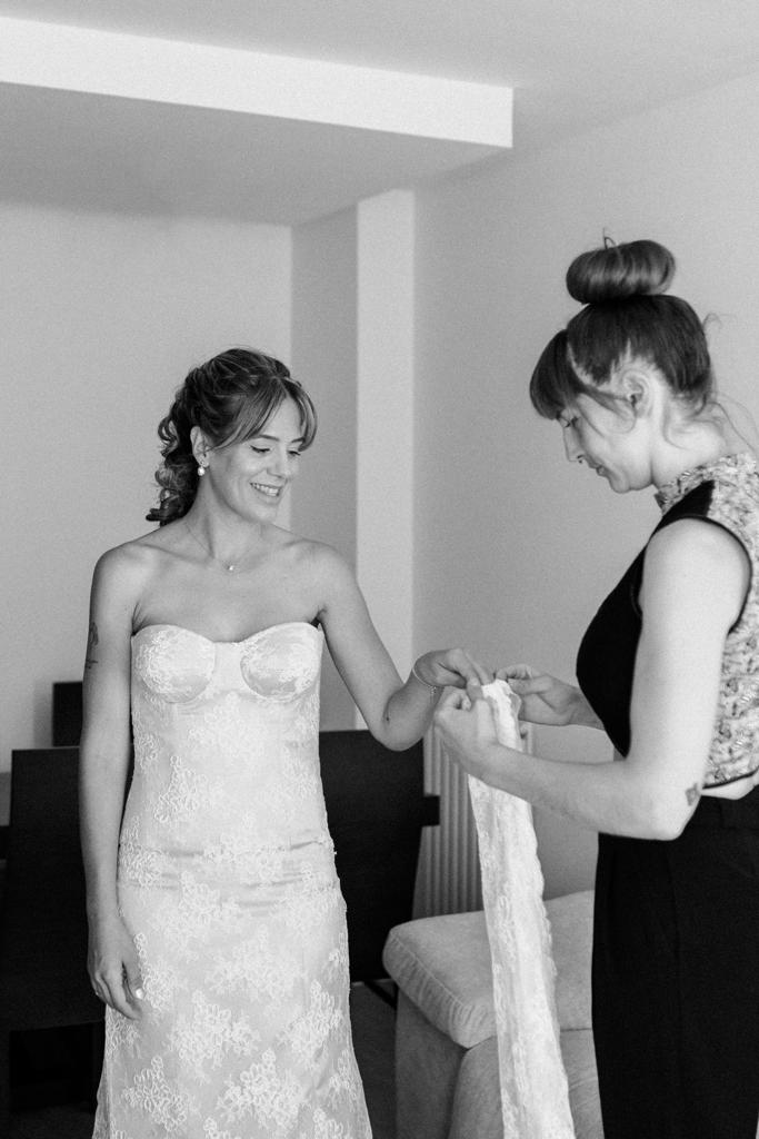 Novia con vestido nupcial a medida del atelier Pepitille